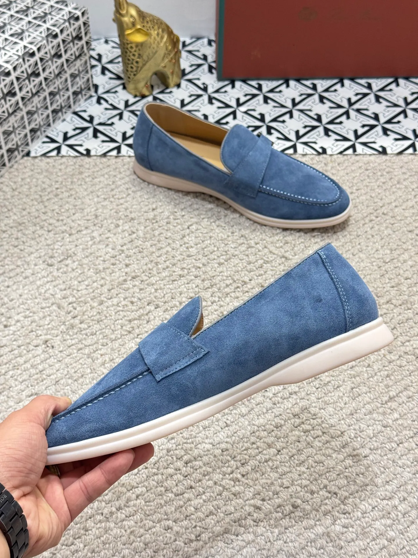 Men's men's shoes 💰380 [New model] 🍓🍓Loro Piana - LP couple model. The new moccasins are made of water-repellent treated suede uppers with rubber soles, a classic. The complex craftsmanship and meticulous structure make the shoes light and soft, allowing you to walk comfortably and freely. Perfect for wearing at the beach or out in the water during the summer. Size: 35-44 (45 customized MH)